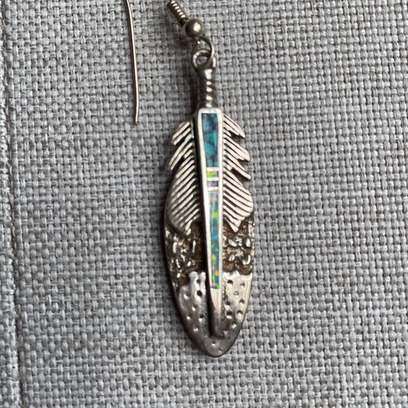 Native American “Amazing Lite Feather” Earrings By David Rosales - Picture 2 of 5